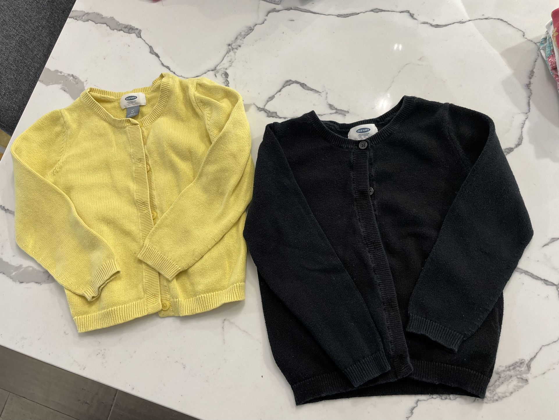 Size 4 toddler Old Navy Cardigans - 2 Pack