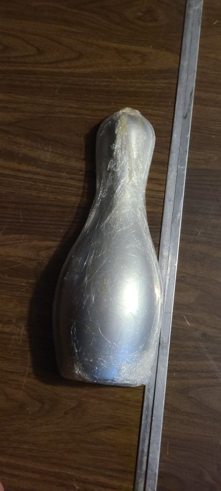 Wilton Bowling Pin Cake Baking Pan
