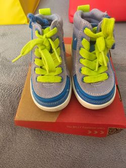 Size 5 BILLY Footwear Kids High-Top Sneakers