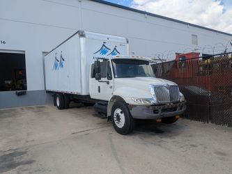 2006 International 4300 Box Truck