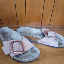 Birkenstock Single Fat Strap & Rose Gold  Color Buckle Sandals Womens Size 8 And Mens Size 6 - Like New!!