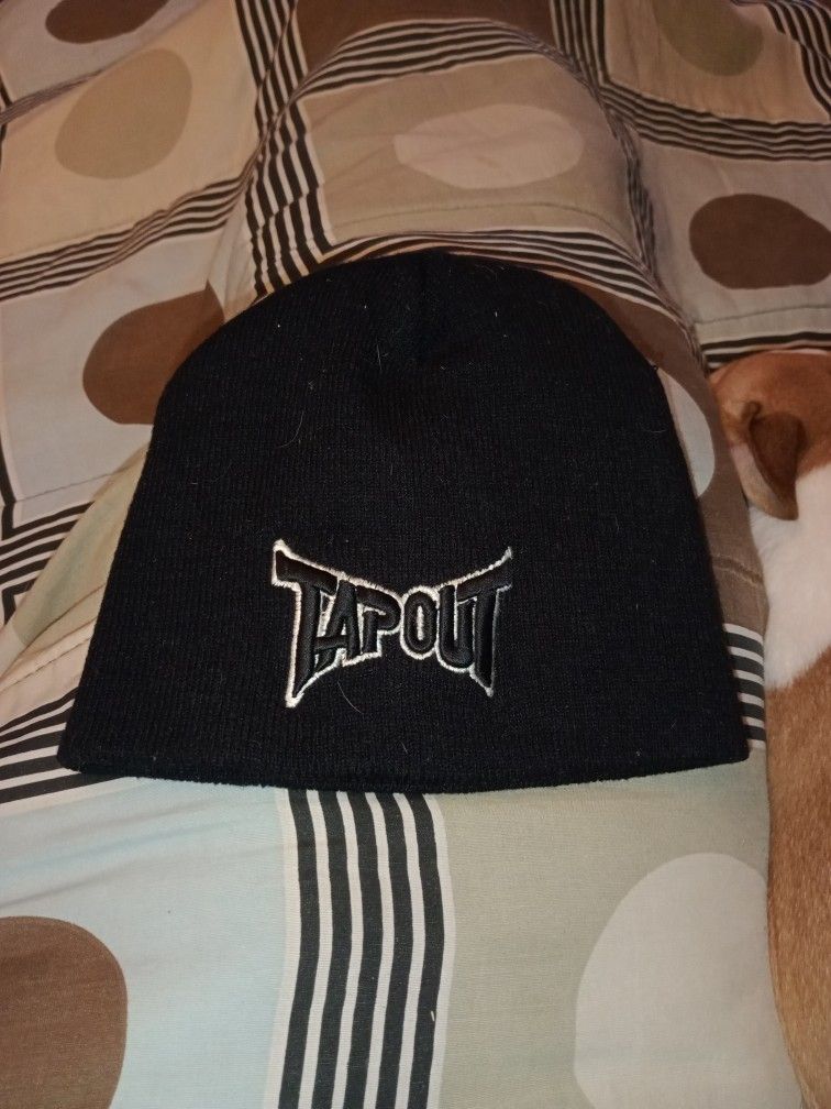 🩷 Tap Out Black Beanie - Still Available 