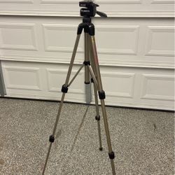 Slick tripod