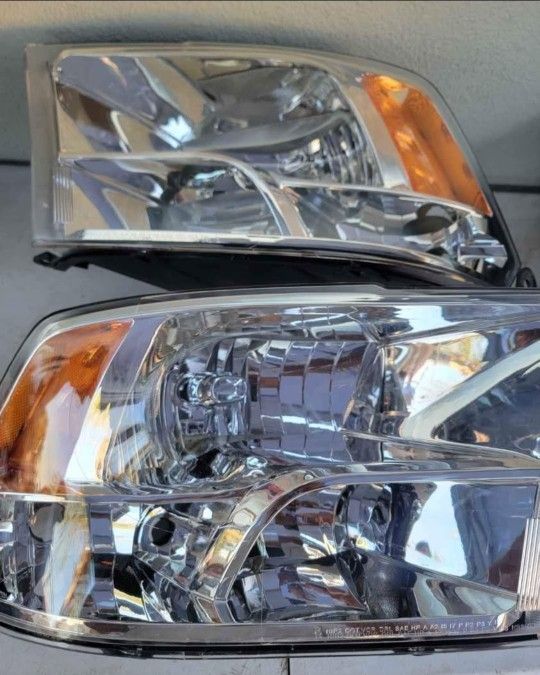 09-18 Ram Headlights Luces Micas Calaveras Faros Faroles