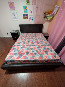 Queen bed - no mattress