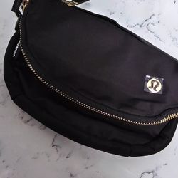Lululemon Sidebag L2 $25