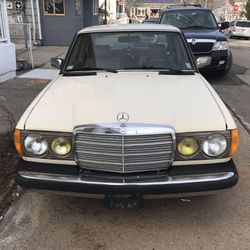 1983 Mercedes-Benz 240d