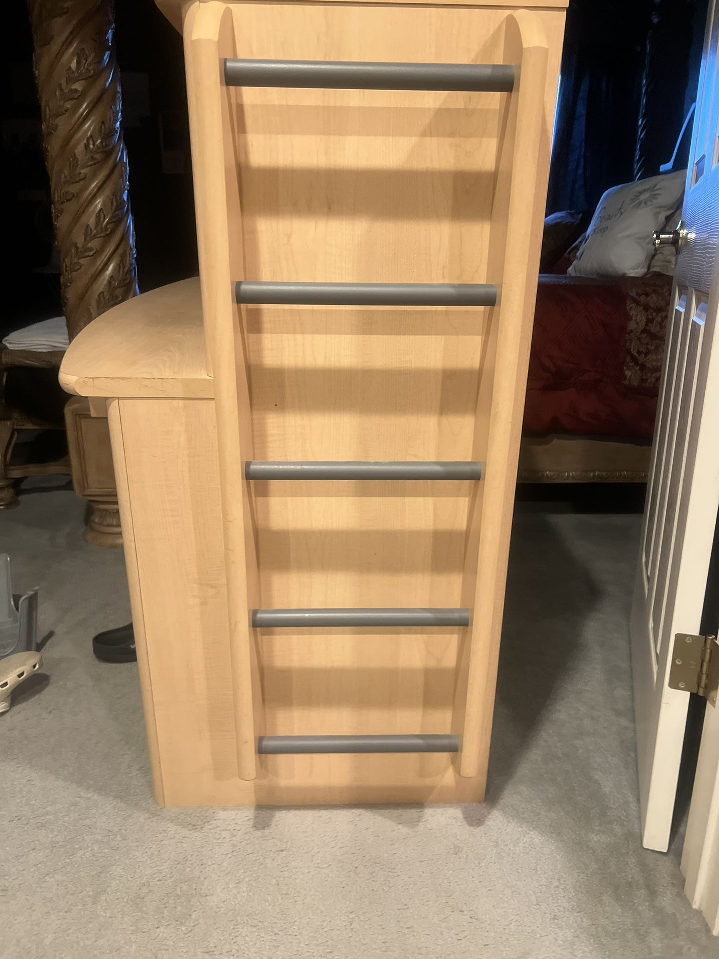 Beautiful Bunk Bed With Desk