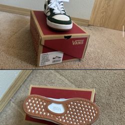 Vans Shoes 5.5Womans/4Mens