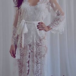 NEW Bridal Lace Robe