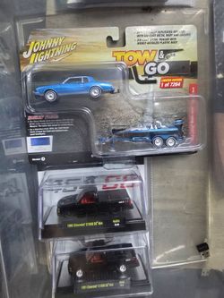 Johnny Lightning Tow & Go + Chevy C1500 Die-Cast Set