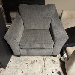 2 Love seats