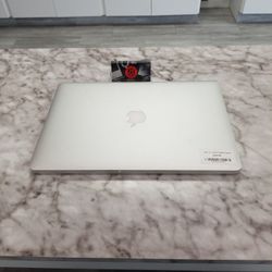 15" Macbook Pro 2 8GHZ 16GB 512GB I7 (Used)