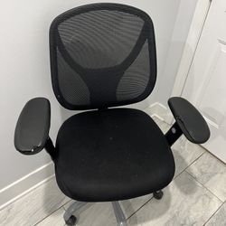 Mesh Office Chair – Adjustable & Comfortable