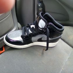 Air Jordan 1 Mids Black Metallic