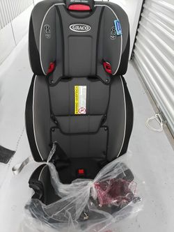 Graco Slim fit 3 in 1 skinny baby car seat brand new condition for $80 obo, retails for $240