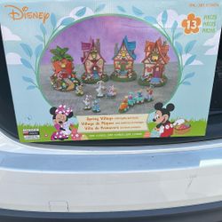 Disney Spring Village 13pc light up