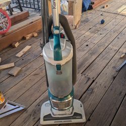 Kenmore DU2012 Swivel Vacuum 