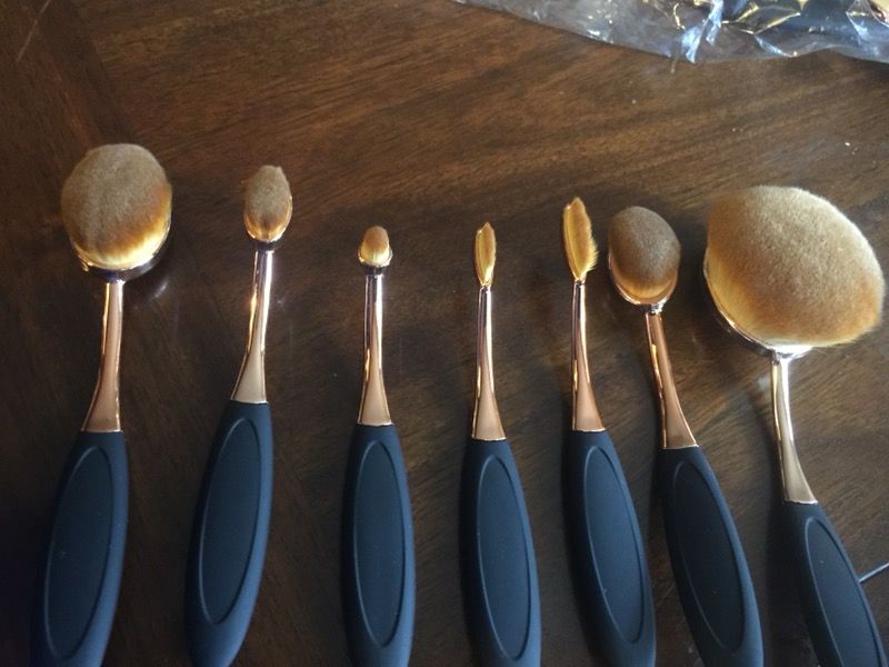 Makeup brushes