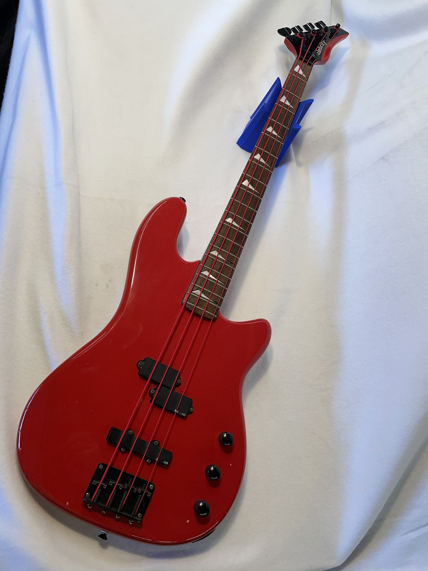 Celebrity 4 String Bass by Ovation