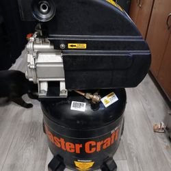 Master Craft 10 Gall Compressor,