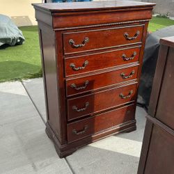 Chest Dresser