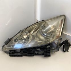 2005 - 2012 Lexus IS250 Xenon Headlight (Right)