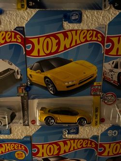 Hot Wheels HW The '90s Acura NSX Yellow