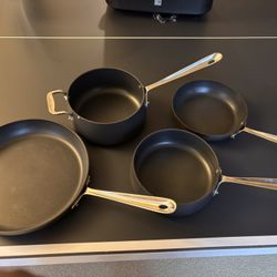 4 Nonstick All-Clad Pots And Pans, Air Fryer, Water Bottles