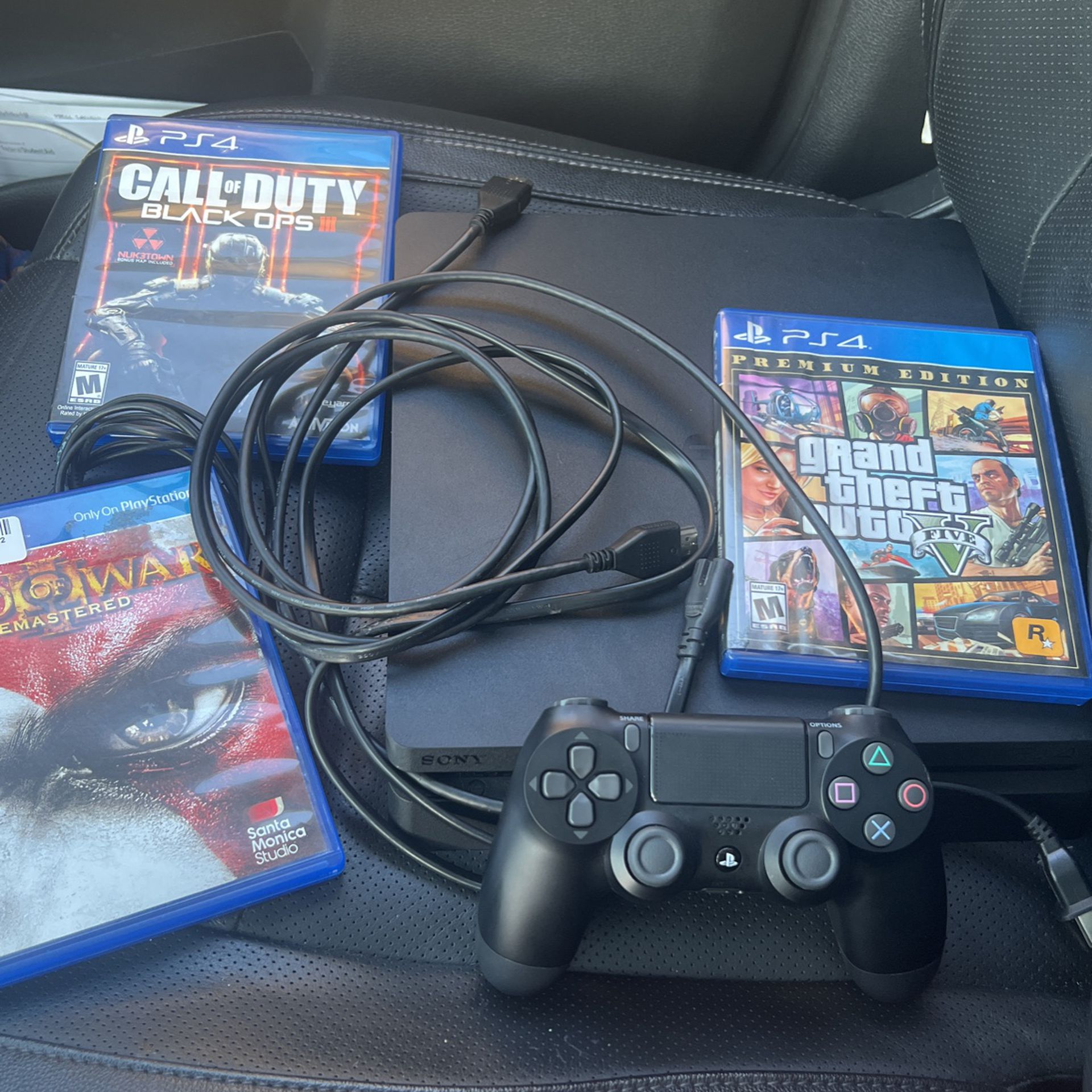 PS4 With 1 Controller 3 Games