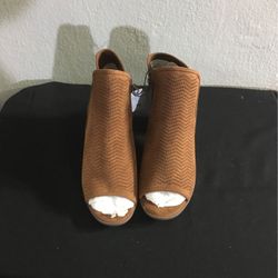 caramel  brown color  open toe and heel shoes