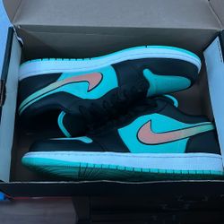 Air jordan’s 1 low se size 11