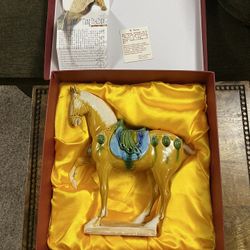 Collectors Chinese T’ang Tri-Color Ceramic Horse 