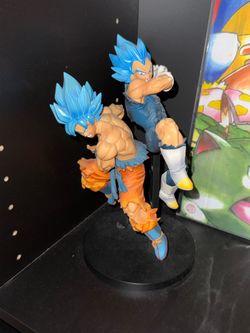 Goku and vegeta figures