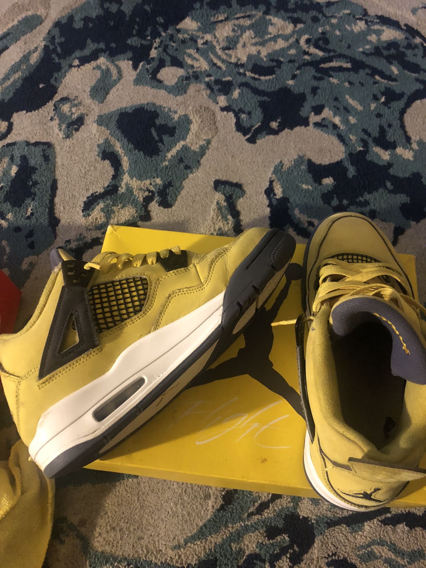 Thunder Jordan 4