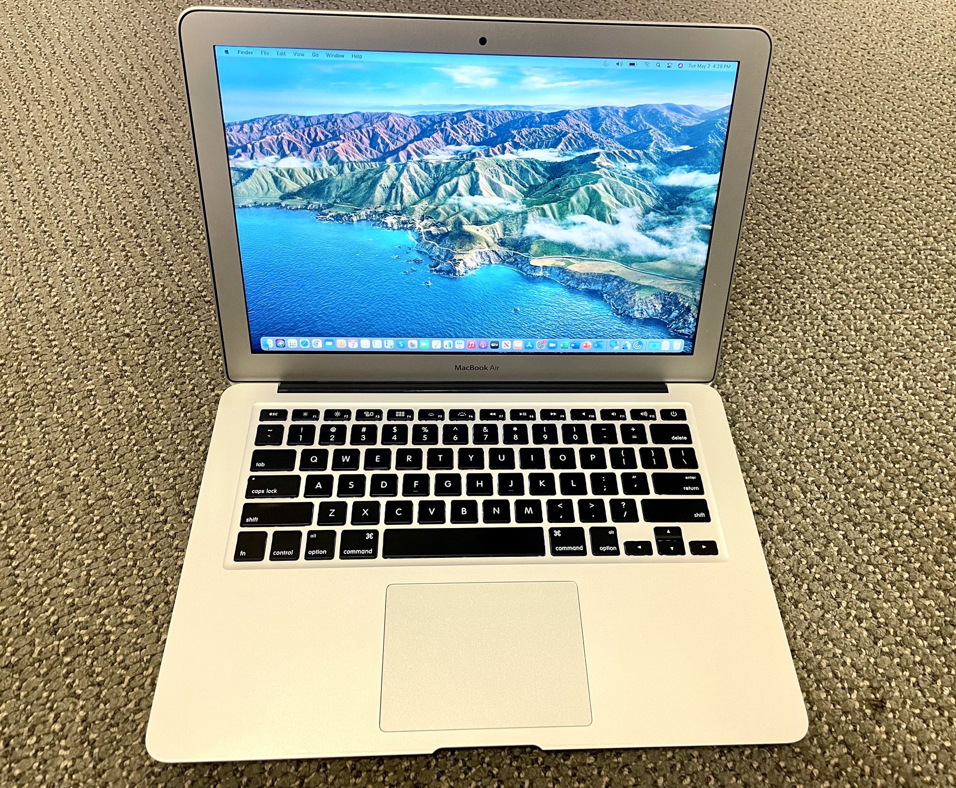 MacBook Air 13inch 2017 i5