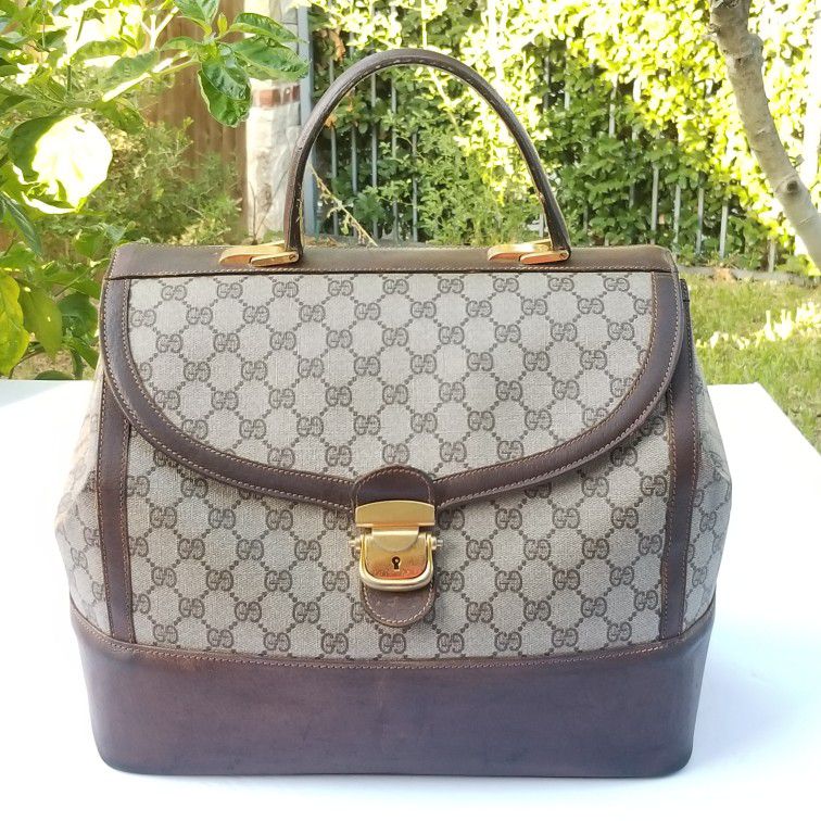 Vintage Gucci Signature Duffel Bag 80s for Sale in Dallas, TX - OfferUp