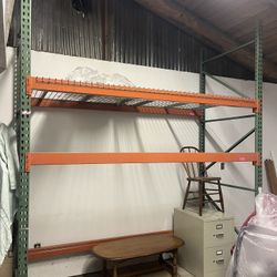 Large Pallet rack industrial / commercial storage - 120 x 102 x 42 