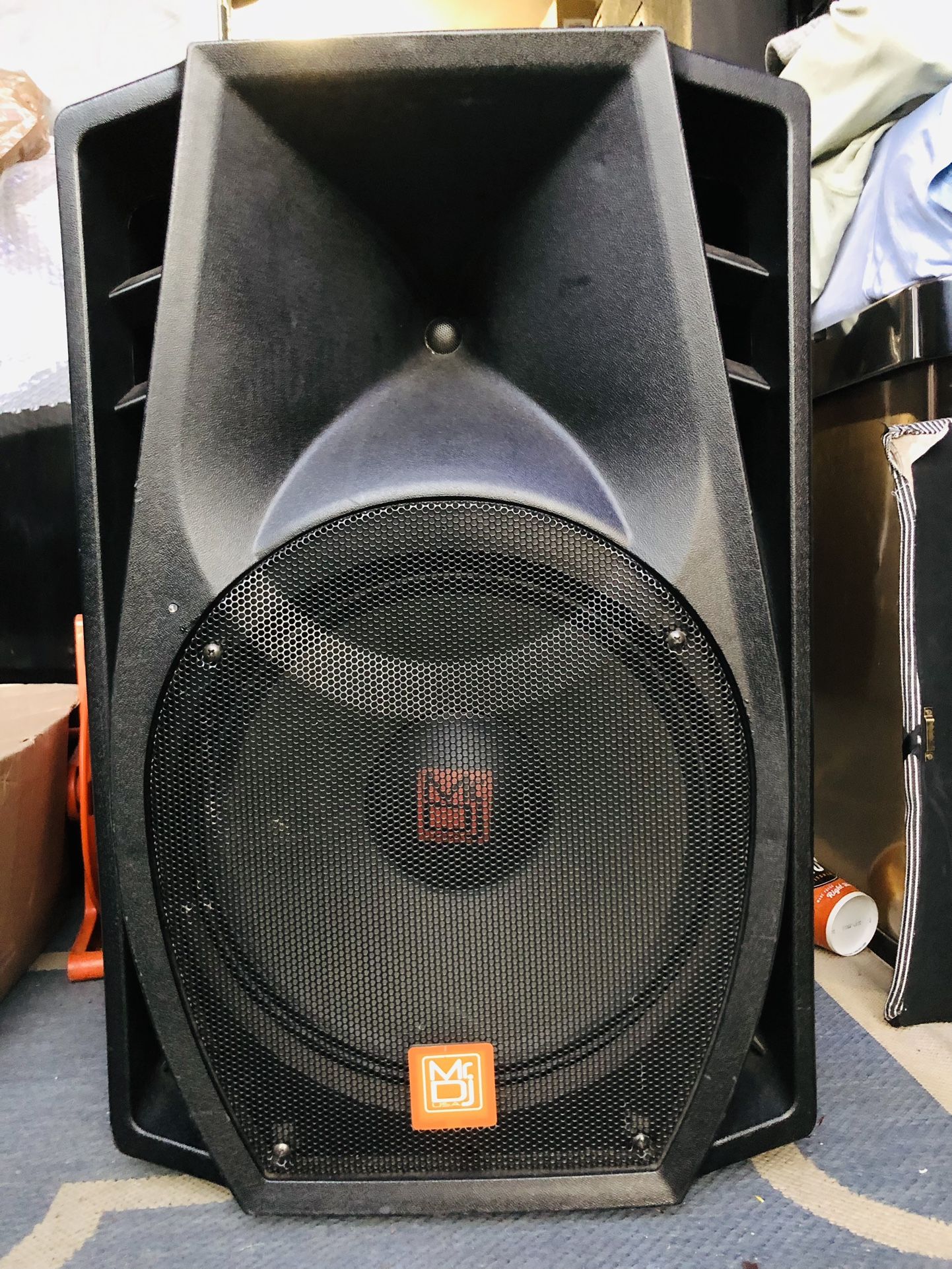 Used/ Mr. Dj PM2800PKG 2 Way 15 " 3500 W Max Power Speaker (Pair) Built-In Bluetooth Wire Microphone
