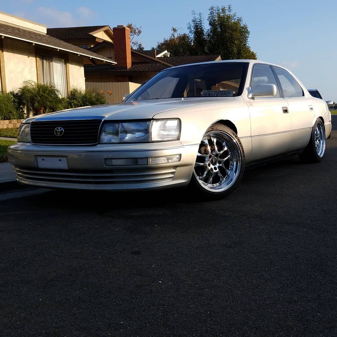 1992 Lexus LS 400
