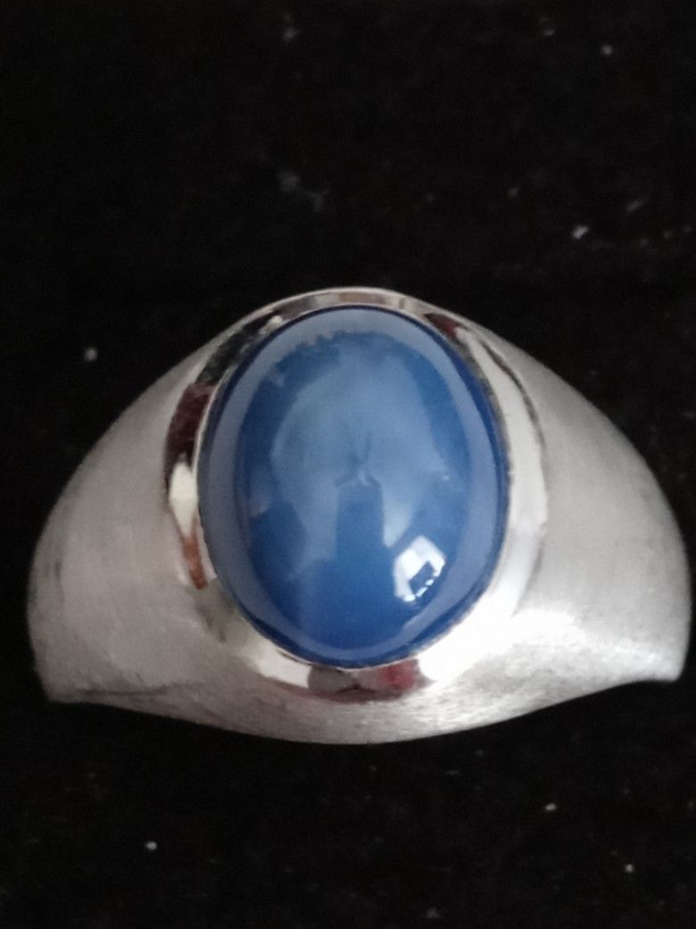 14 Karat White Gold Men's Ring With A Blue Starfire