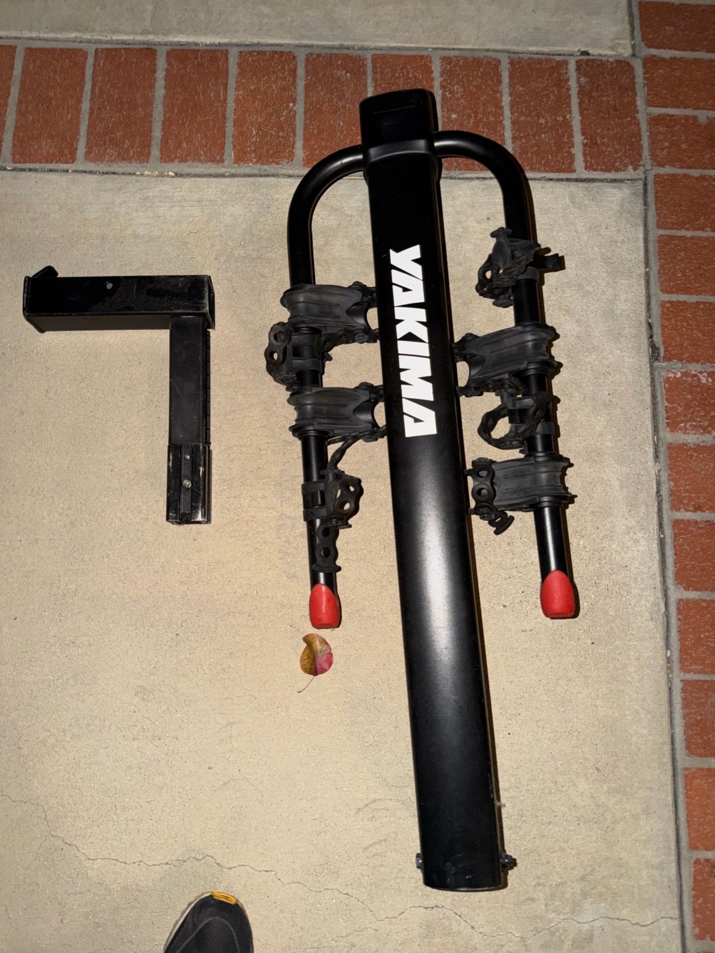 Yakima 4-Bike Hitch Mount Carrier, Tilting Bike Rack