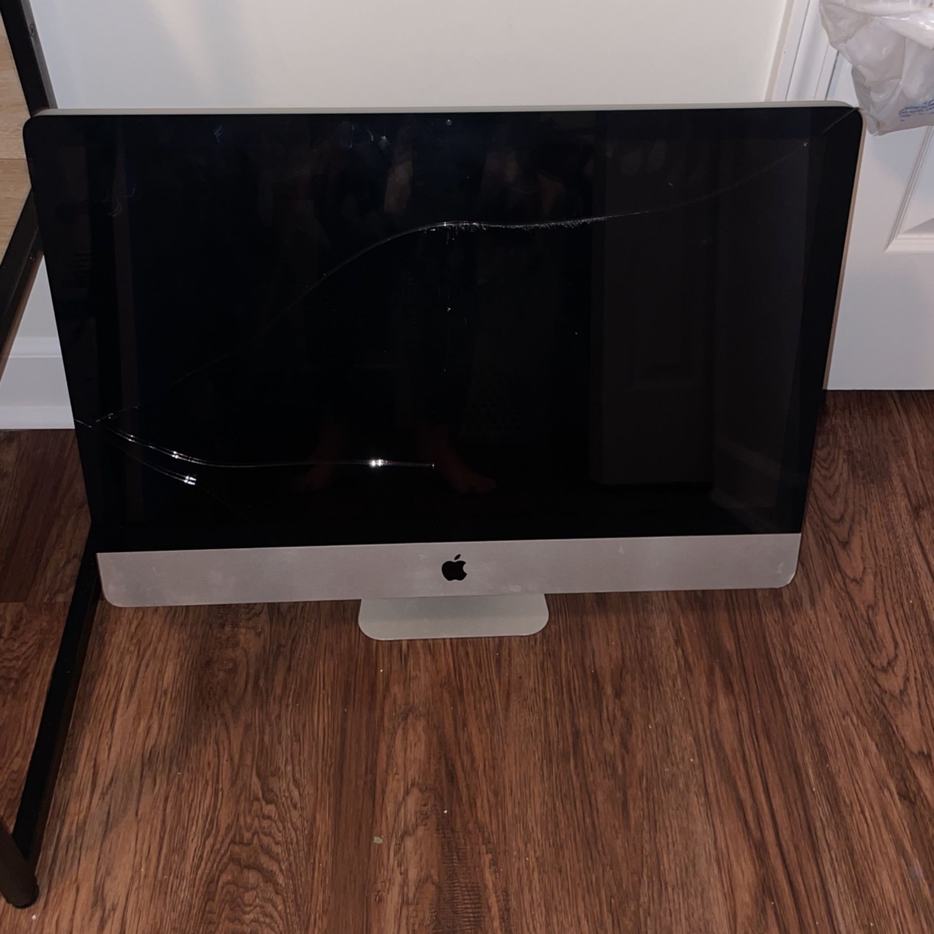 Big Screen I Mac Computer 27inch O.B.O