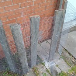 3 Wire Mesh Panels On 2 X 4 Posts
