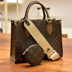 LOUIS VUITTON OnTheGo PM