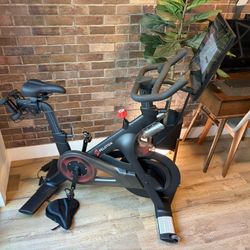 Peloton Bike Gen5 Like New