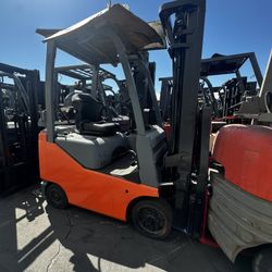 Toyota Forklift 3300 Lbs Capacity 