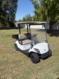 2012 Yamaha gas powered golf cart