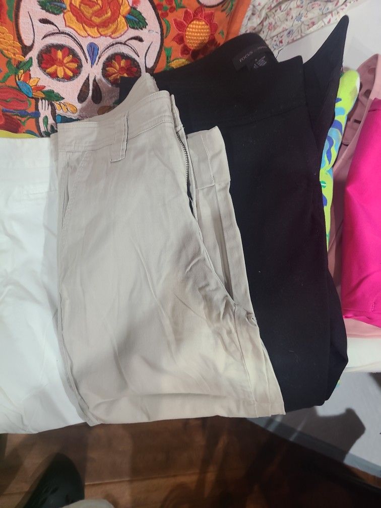 9 Pair of Capri Pants Women's clothing