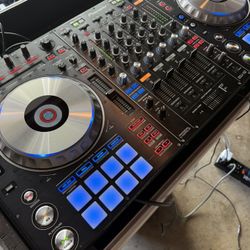 Pioneer DDJ SZ W/ Gator Hard Case